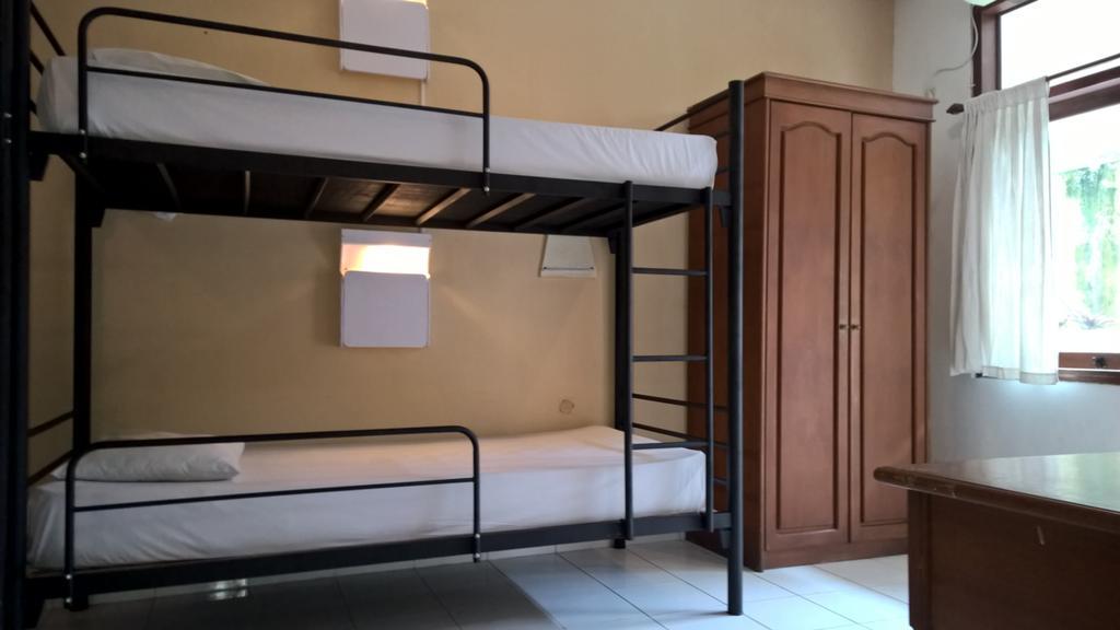 Hotel Ratna クタ エクステリア 写真